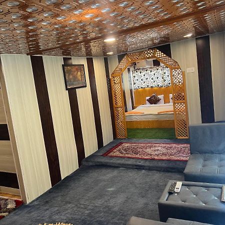 Aristotle Group Of Houseboats & Transportation Hotel Srinagar  Bagian luar foto