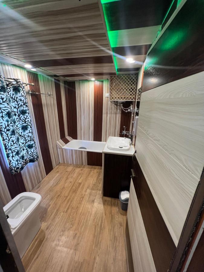 Aristotle Group Of Houseboats & Transportation Hotel Srinagar  Bagian luar foto