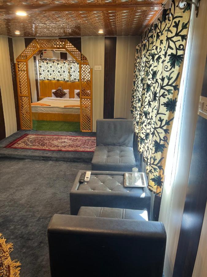 Aristotle Group Of Houseboats & Transportation Hotel Srinagar  Bagian luar foto