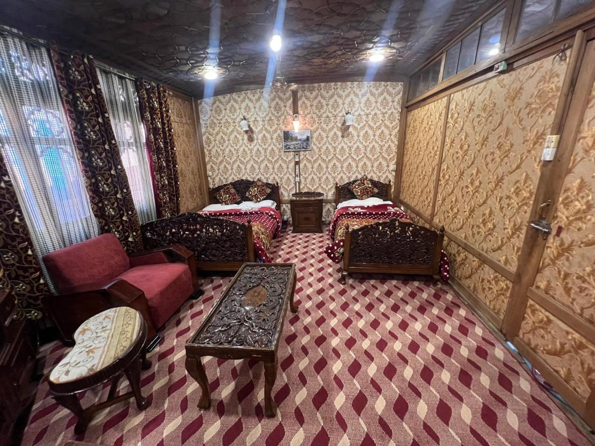 Aristotle Group Of Houseboats & Transportation Hotel Srinagar  Bagian luar foto