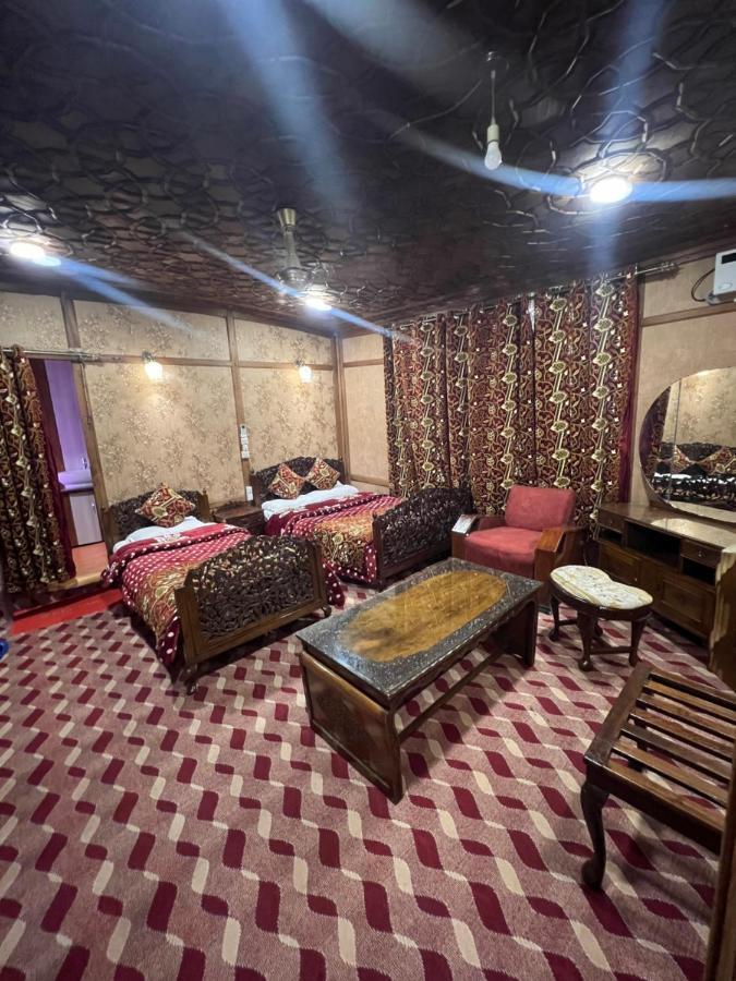 Aristotle Group Of Houseboats & Transportation Hotel Srinagar  Bagian luar foto