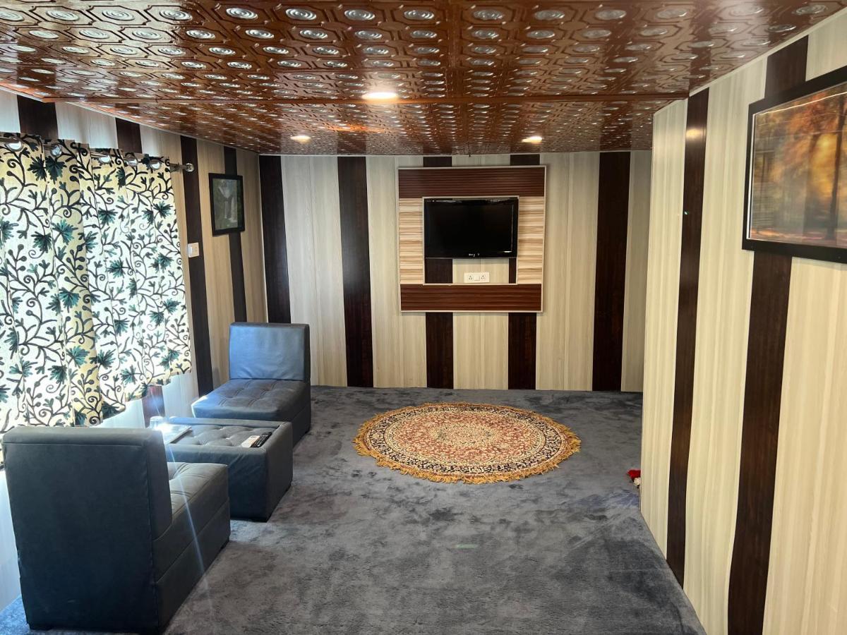 Aristotle Group Of Houseboats & Transportation Hotel Srinagar  Bagian luar foto