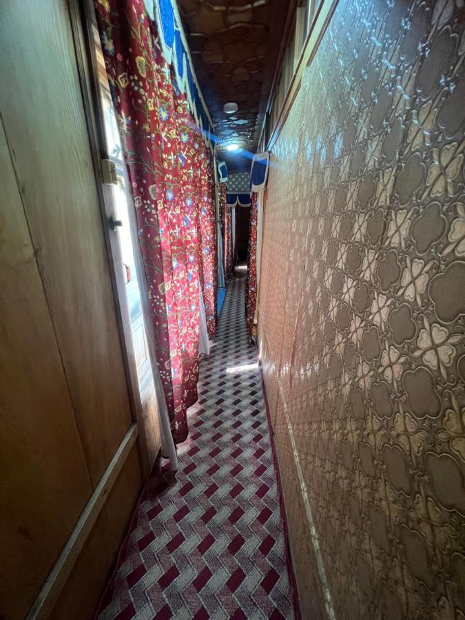 Aristotle Group Of Houseboats & Transportation Hotel Srinagar  Bagian luar foto