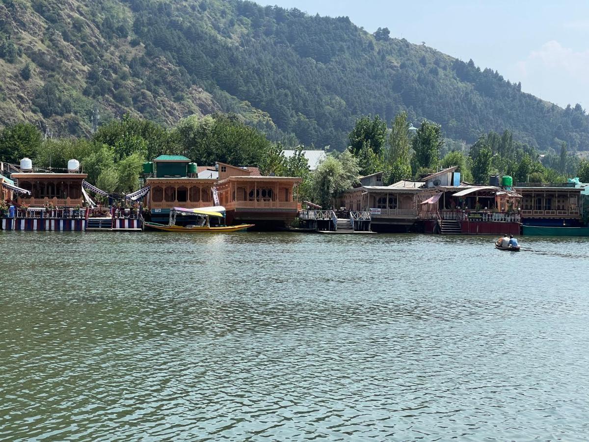 Aristotle Group Of Houseboats & Transportation Hotel Srinagar  Bagian luar foto