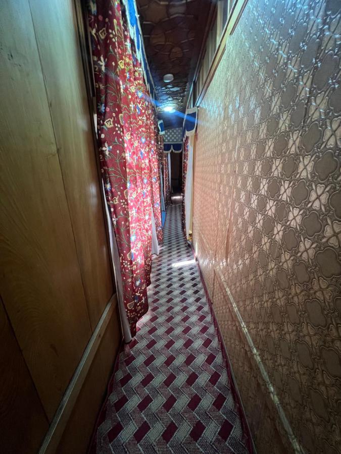 Aristotle Group Of Houseboats & Transportation Hotel Srinagar  Bagian luar foto