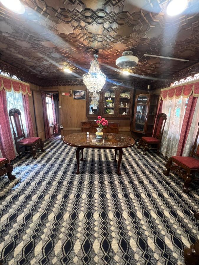 Aristotle Group Of Houseboats & Transportation Hotel Srinagar  Bagian luar foto